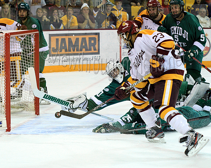 JT. Brown buries a rebound into the open net to tie the game at 2.